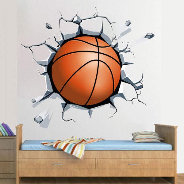 Bola de basquetebol a sair da parede. Autocolante decorativo de parede.